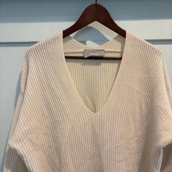 Everlane Sweater Womens Large Cream 100% Cashmere Soft V-Neck Rib Knit Relaxed - Picture 3 of 7